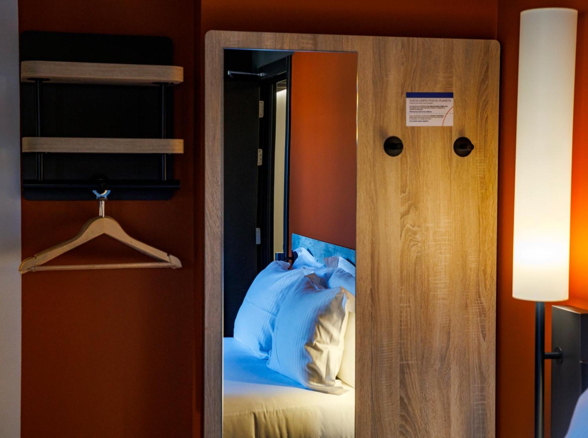 Ibis Budget Logrono Centro Bagian luar foto