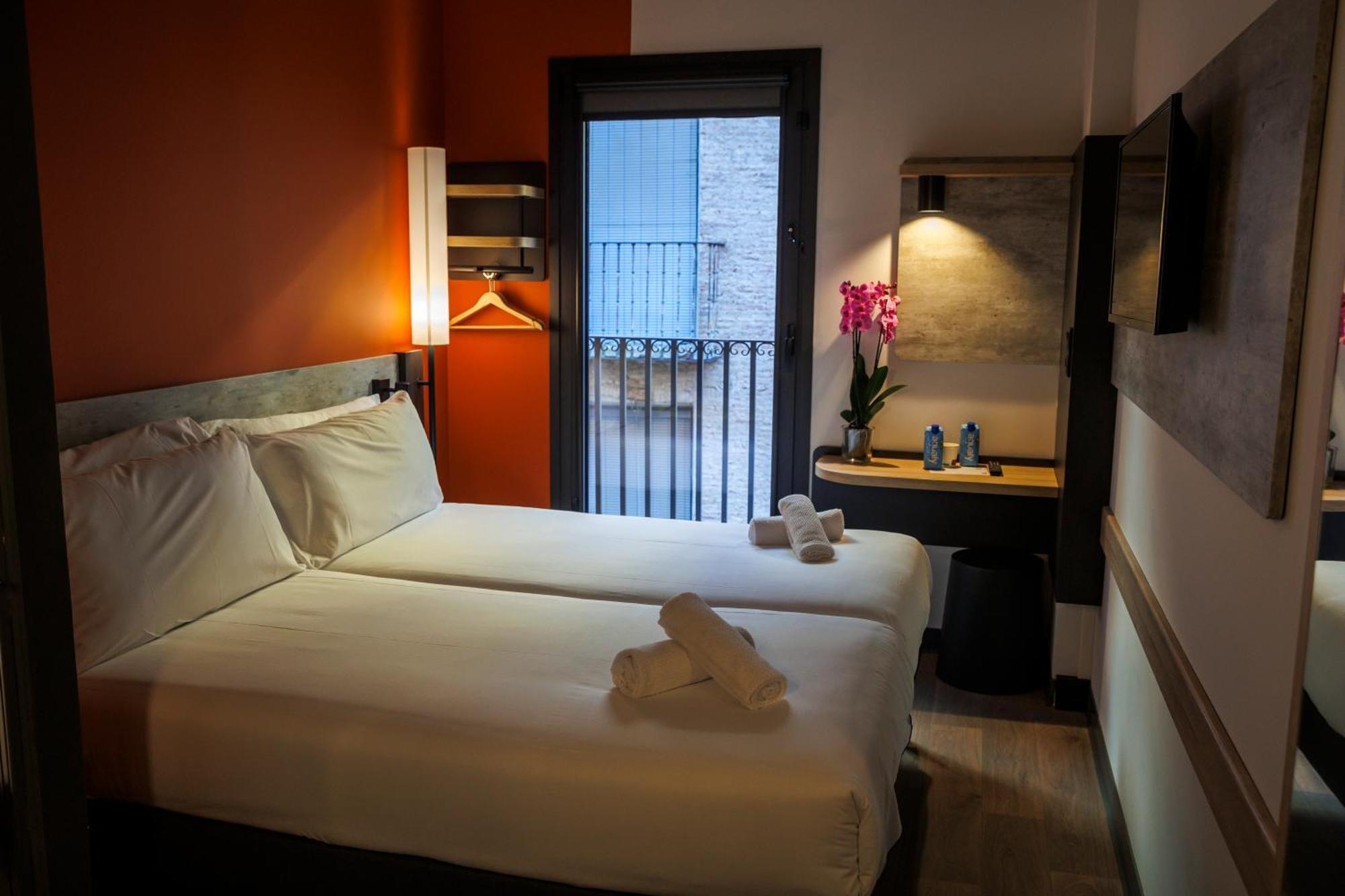 Ibis Budget Logrono Centro Bagian luar foto