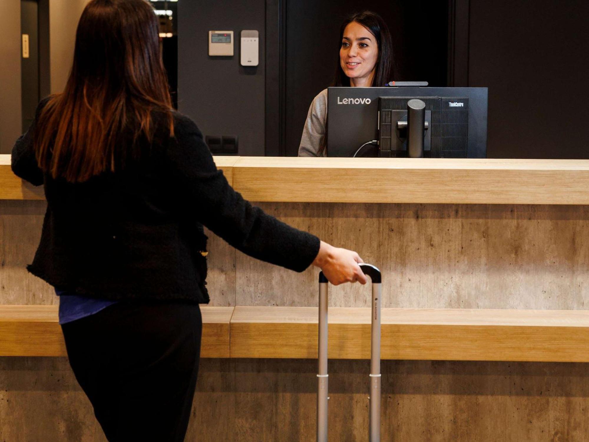 Ibis Budget Logrono Centro Bagian luar foto
