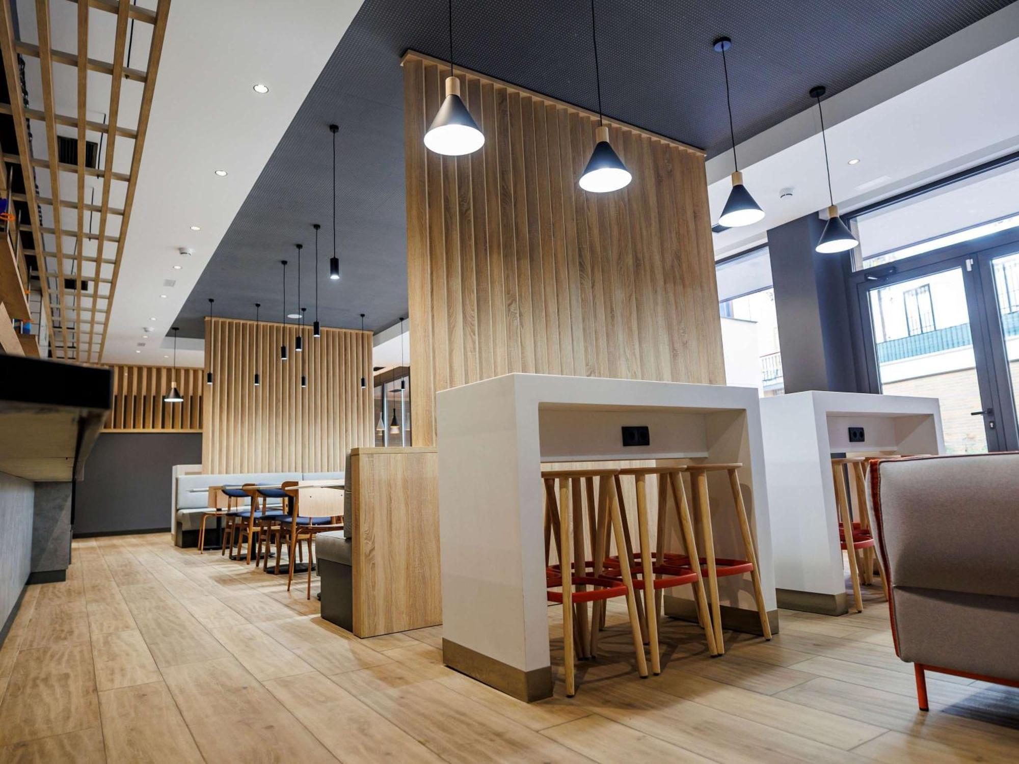 Ibis Budget Logrono Centro Bagian luar foto