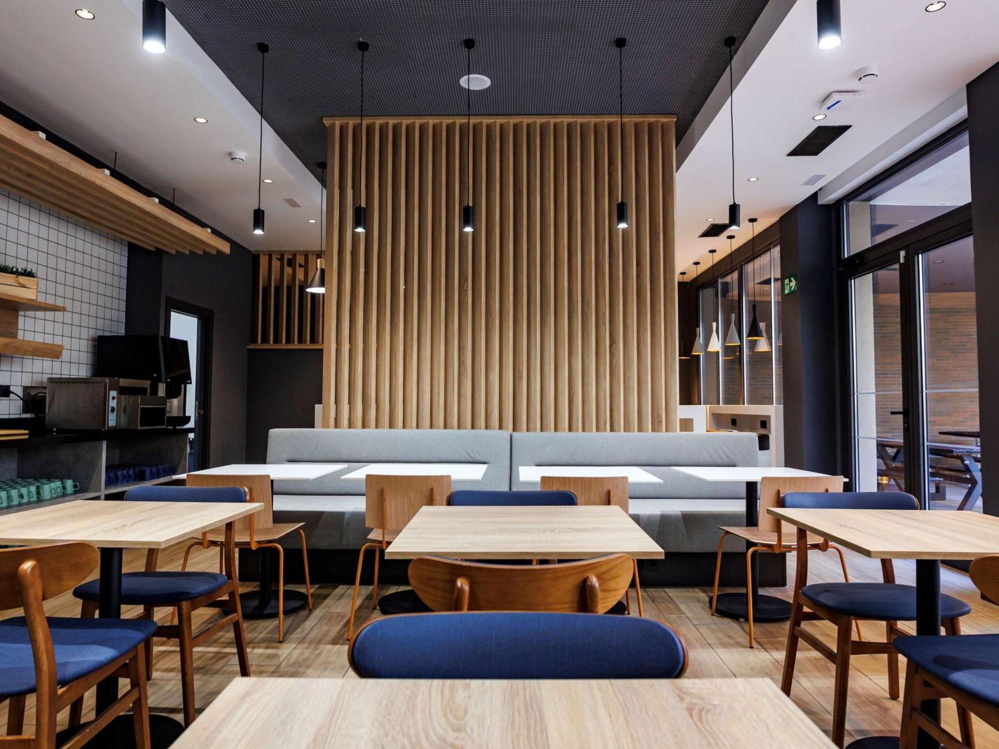 Ibis Budget Logrono Centro Bagian luar foto