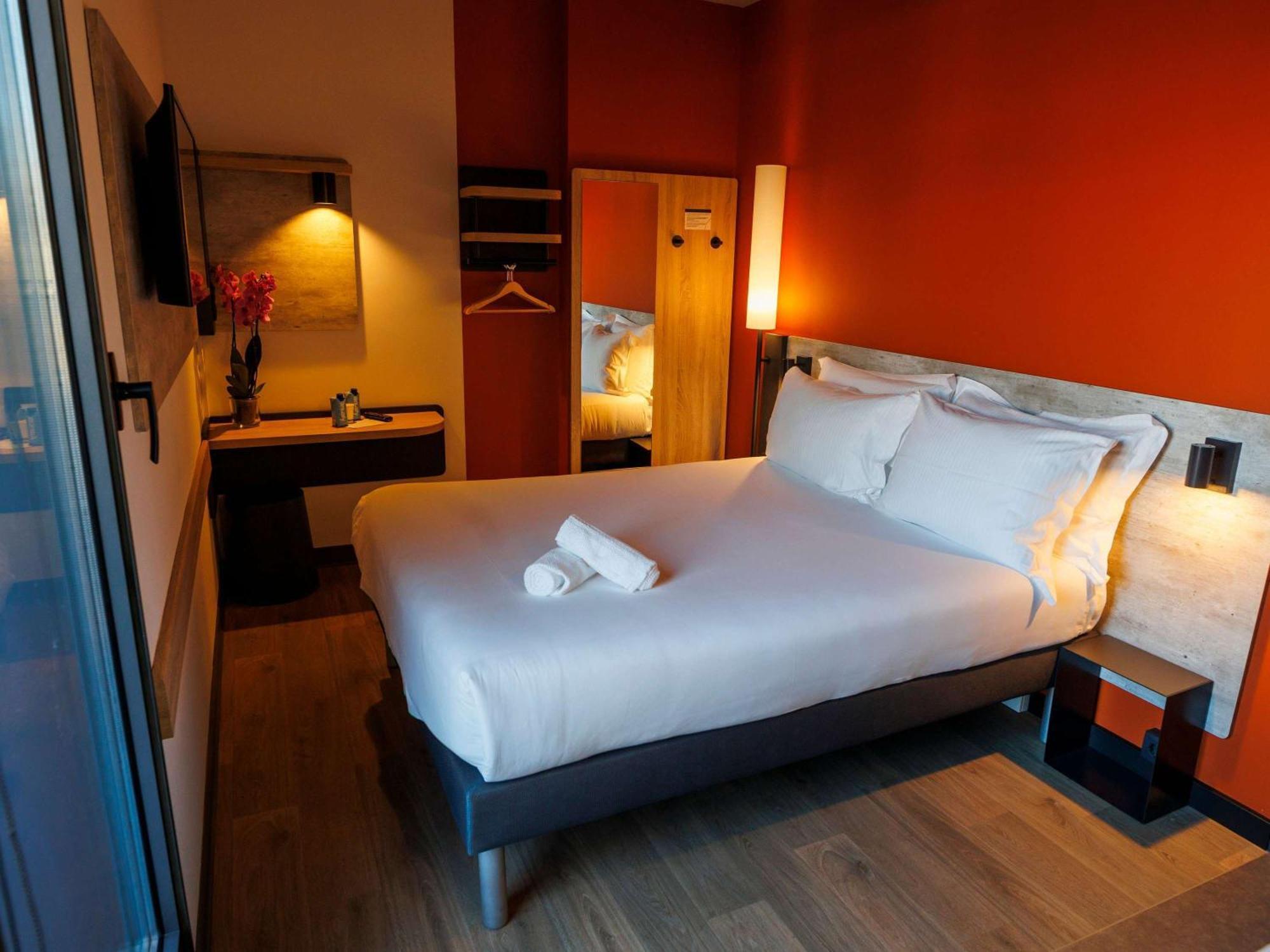 Ibis Budget Logrono Centro Bagian luar foto