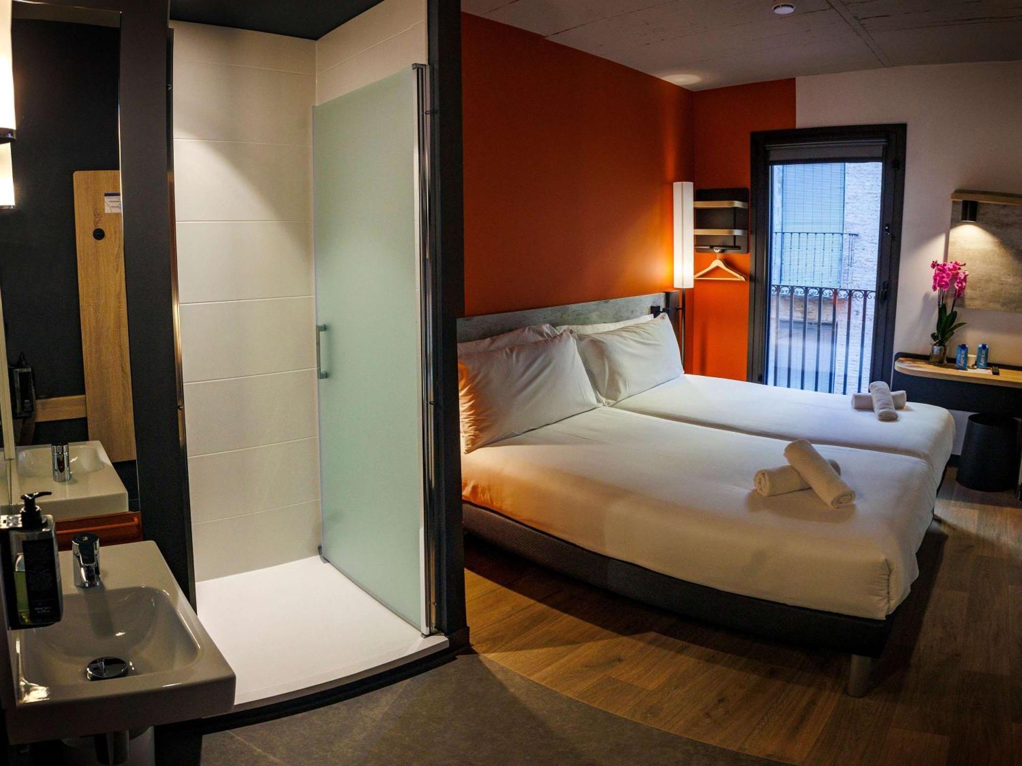 Ibis Budget Logrono Centro Bagian luar foto