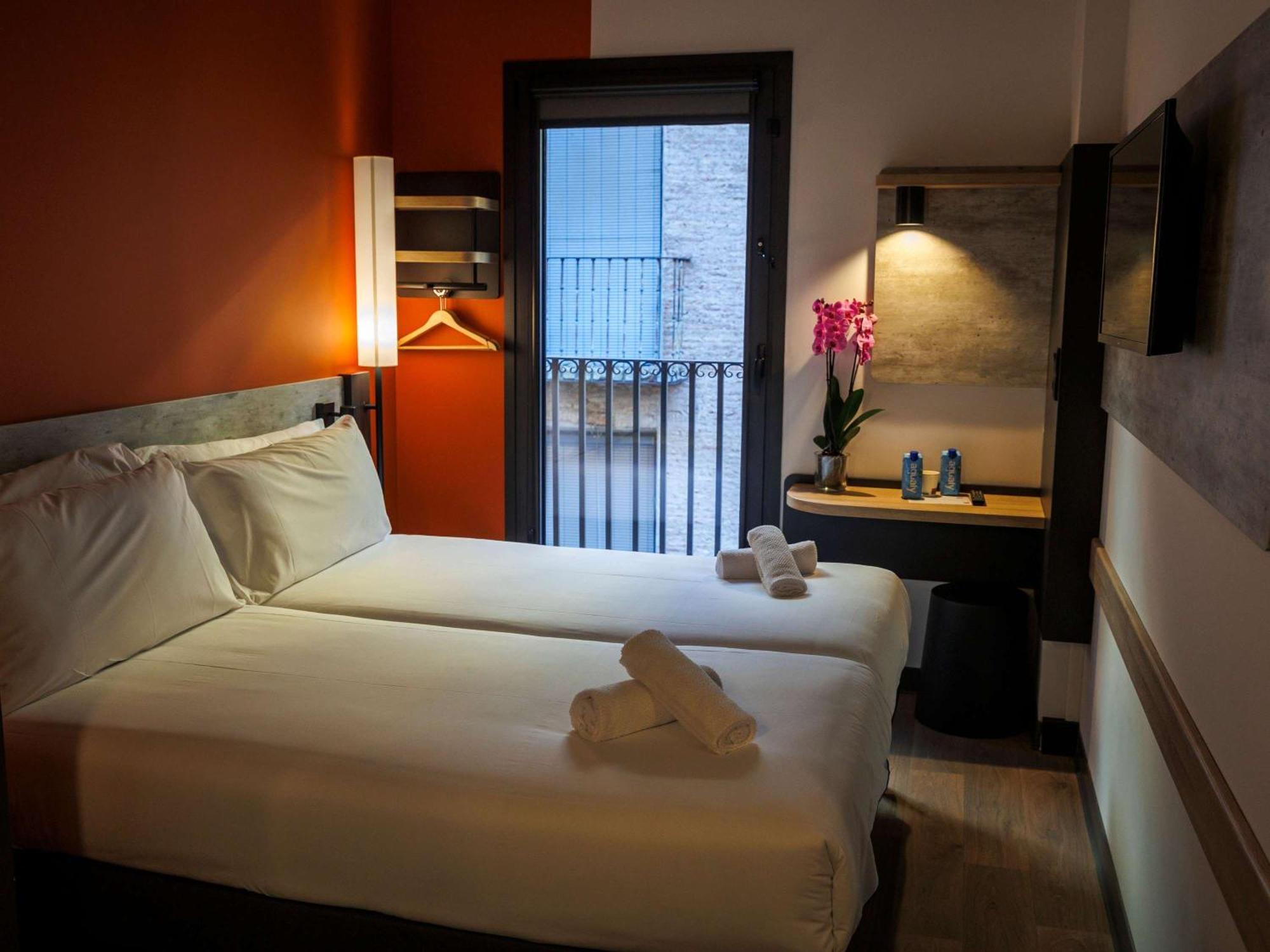 Ibis Budget Logrono Centro Bagian luar foto