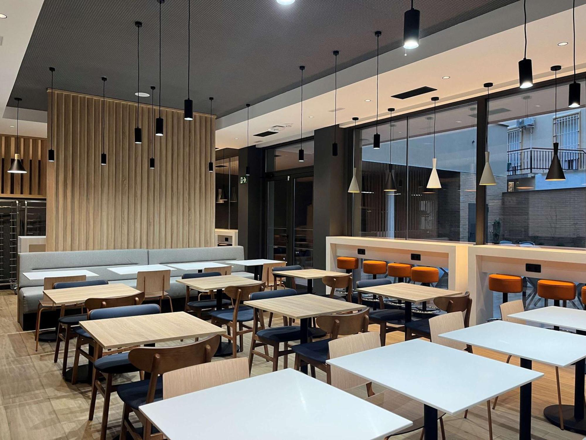 Ibis Budget Logrono Centro Bagian luar foto